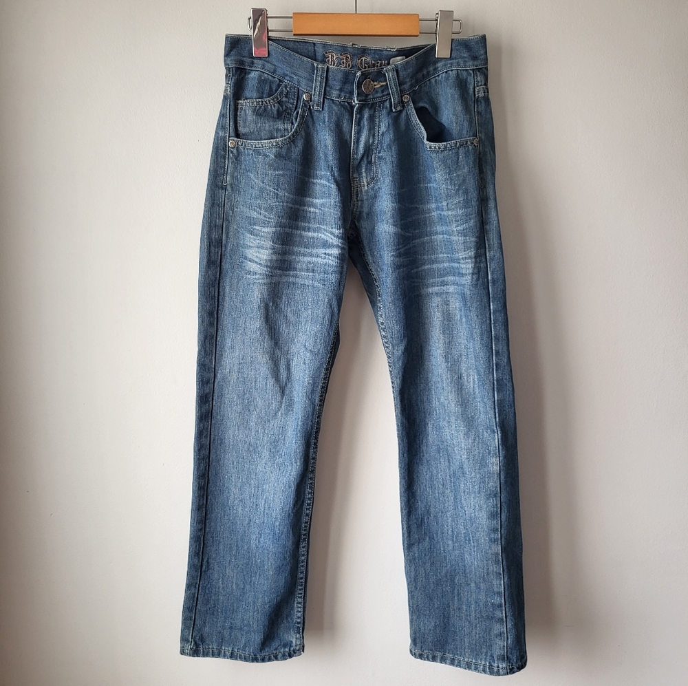BB Gear medium wash straight leg large  flap back pocket with stitching Size 30